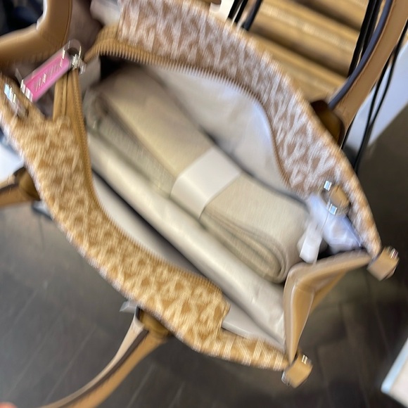 Michael Kors Mirella Small Ombré Signature Logo Crossbody Bag
Husk
NWT - Picture 8 of 16